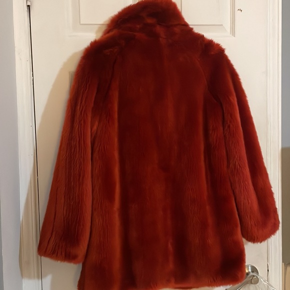 BNWT Red fur coat - Picture 4 of 5